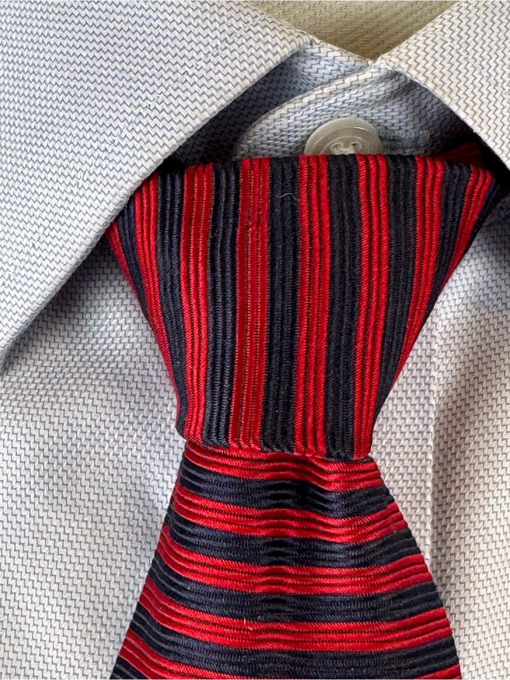 Brooks Brothers Men’s Necktie Navy and Red Striped Silk Tie